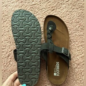 BNWOT! White Mountain (Birk Inspired)